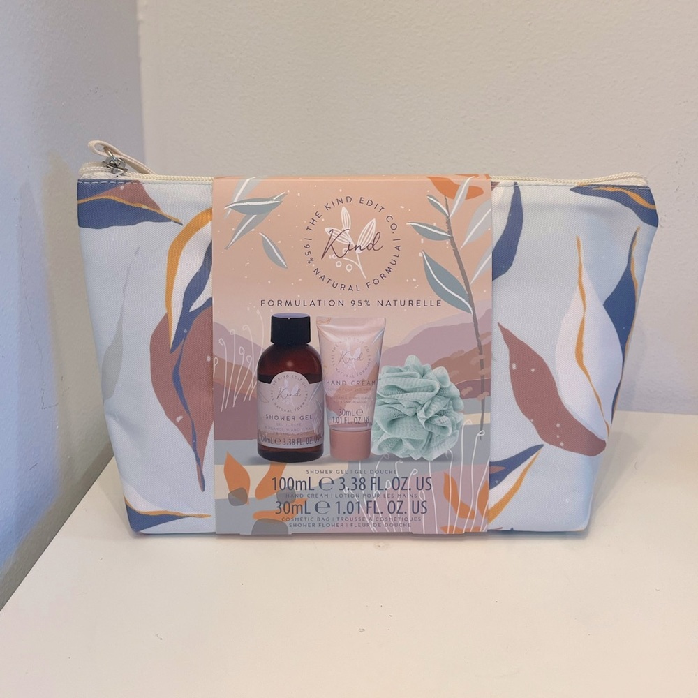 The kind edit Body wash kit BNWT